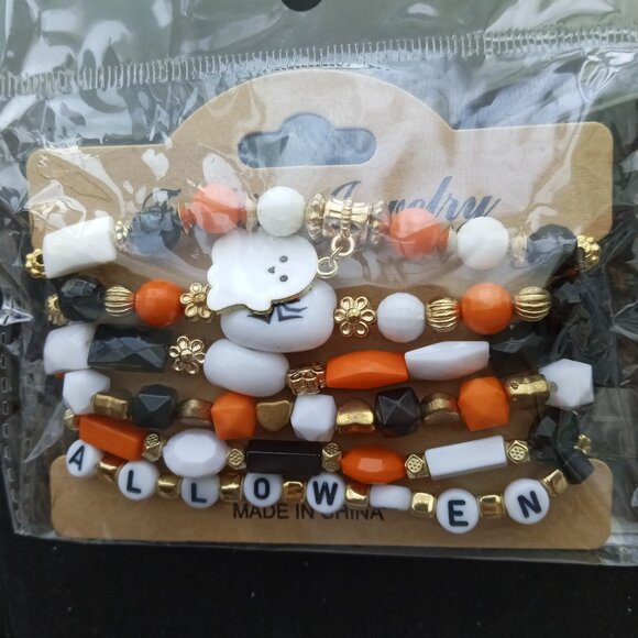 Halloween Beaded Ghost Charm 6 Stretch Bracelets NEW - Picture 1 of 1